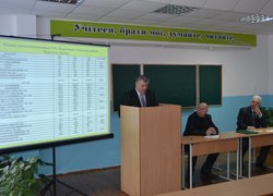 З доповіддю виступає директор ТОВ "Берестівець" Чекаленко Василь Іванович